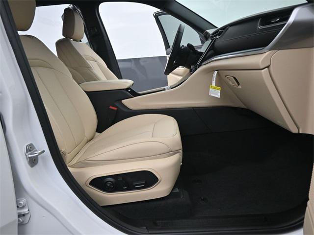 new 2025 Jeep Grand Cherokee car, priced at $52,046
