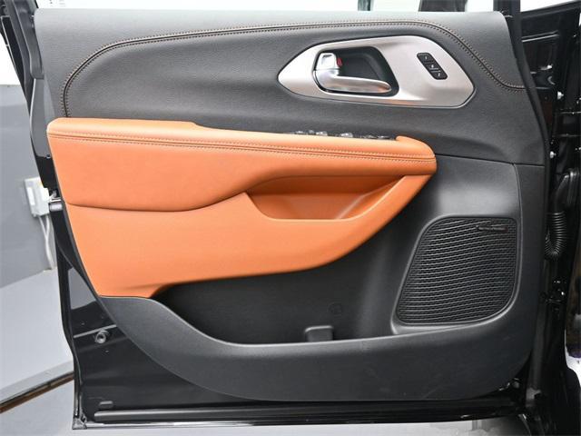 new 2026 Chrysler Pacifica car, priced at $53,413