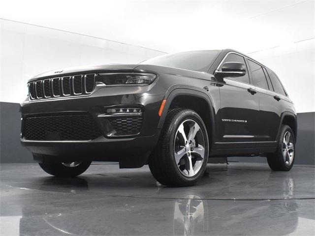 new 2024 Jeep Grand Cherokee car, priced at $45,456