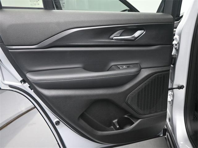new 2025 Jeep Grand Cherokee car, priced at $42,900