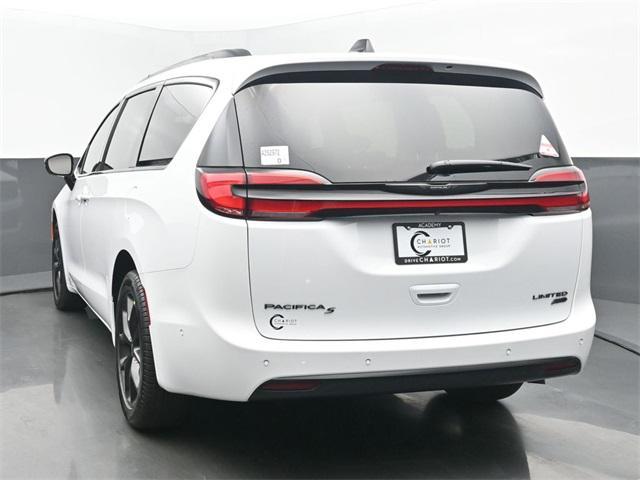 new 2025 Chrysler Pacifica car, priced at $55,574