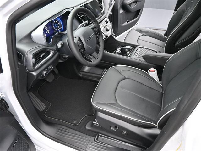 new 2025 Chrysler Pacifica car, priced at $55,574