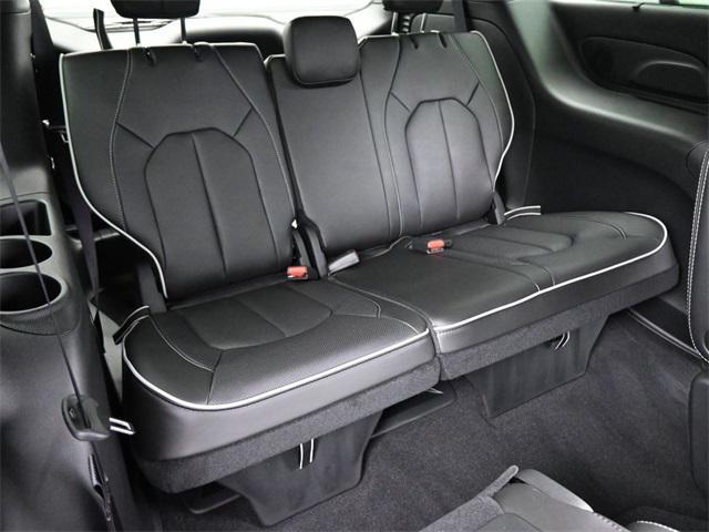 new 2025 Chrysler Pacifica car, priced at $55,574
