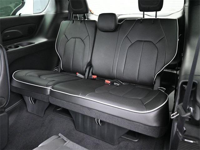 new 2025 Chrysler Pacifica car, priced at $55,574