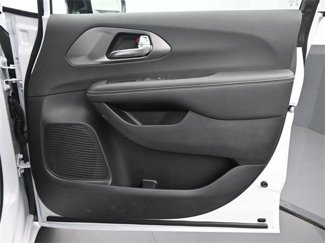 new 2026 Chrysler Pacifica car, priced at $43,375