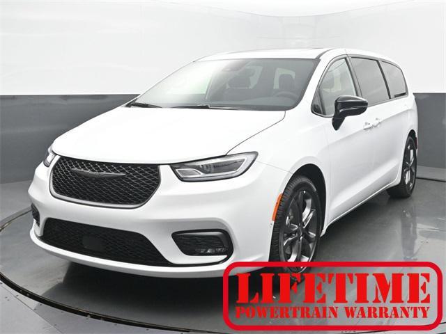 new 2026 Chrysler Pacifica car, priced at $42,625