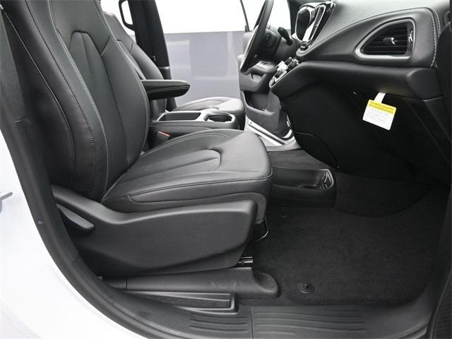 new 2026 Chrysler Pacifica car, priced at $43,375
