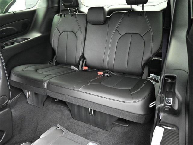 new 2025 Chrysler Pacifica car, priced at $47,361