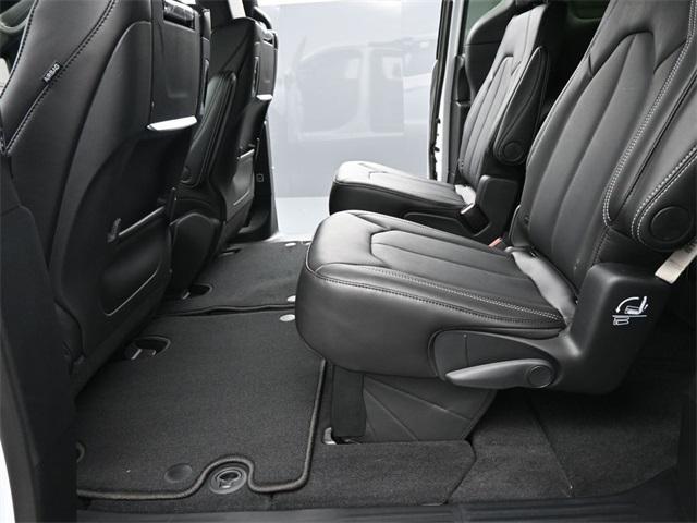 new 2025 Chrysler Pacifica car, priced at $47,361
