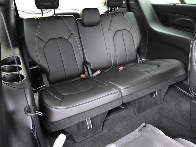 new 2025 Chrysler Pacifica car, priced at $47,361