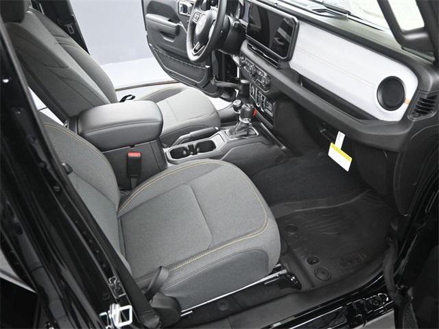 new 2025 Jeep Wrangler car, priced at $43,250