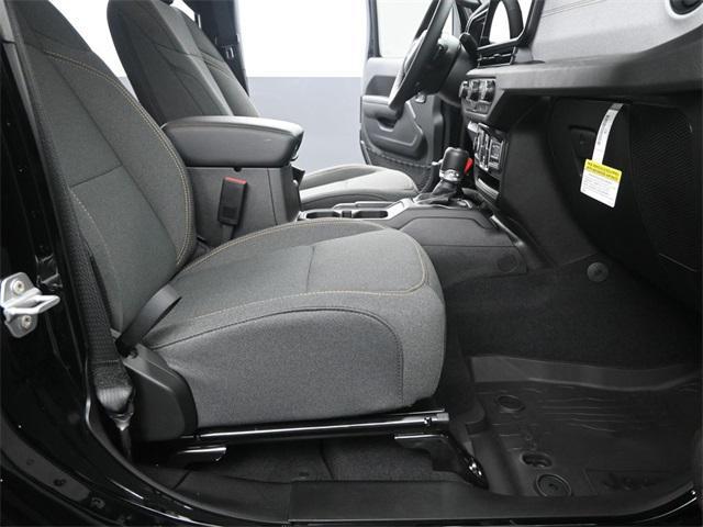 new 2025 Jeep Wrangler car, priced at $43,250