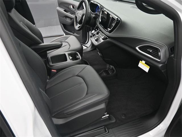 new 2026 Chrysler Pacifica car, priced at $42,628