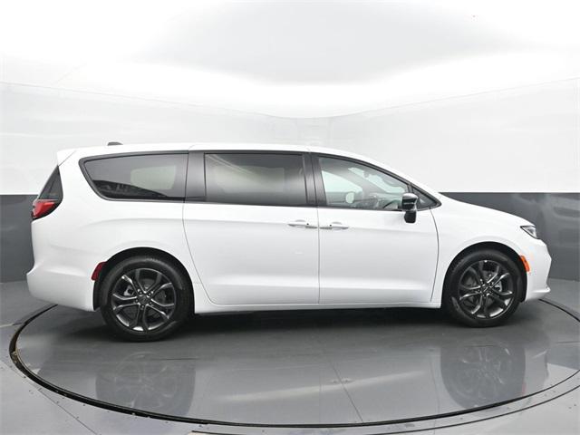 new 2026 Chrysler Pacifica car, priced at $42,628