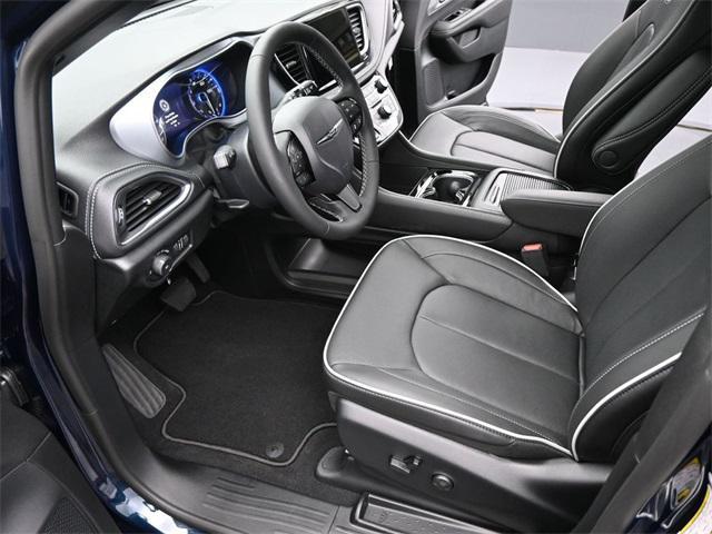new 2025 Chrysler Pacifica car, priced at $51,383