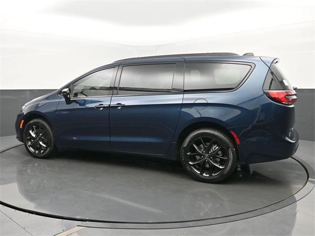 new 2025 Chrysler Pacifica car, priced at $51,383