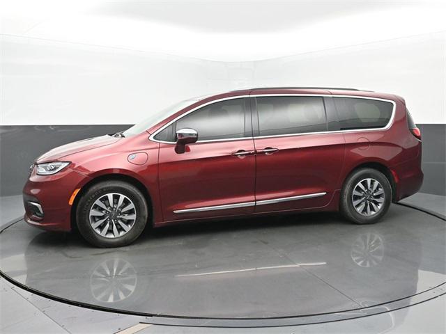 used 2021 Chrysler Pacifica Hybrid car, priced at $24,995