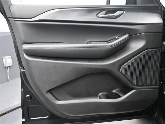 new 2025 Jeep Grand Cherokee car, priced at $43,630