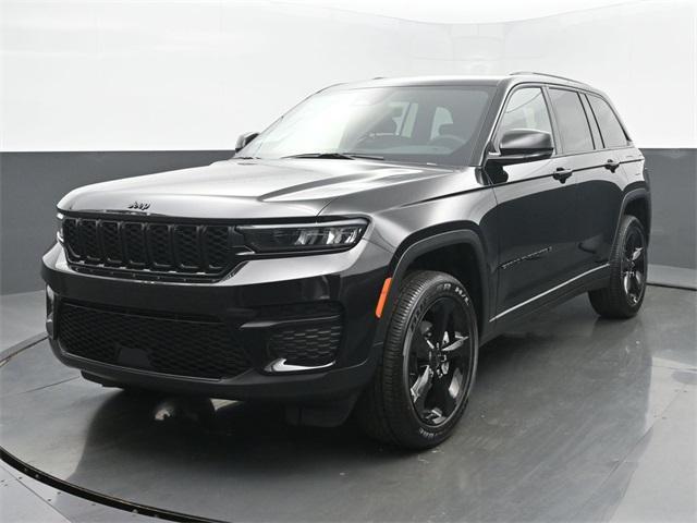 new 2025 Jeep Grand Cherokee car, priced at $43,630