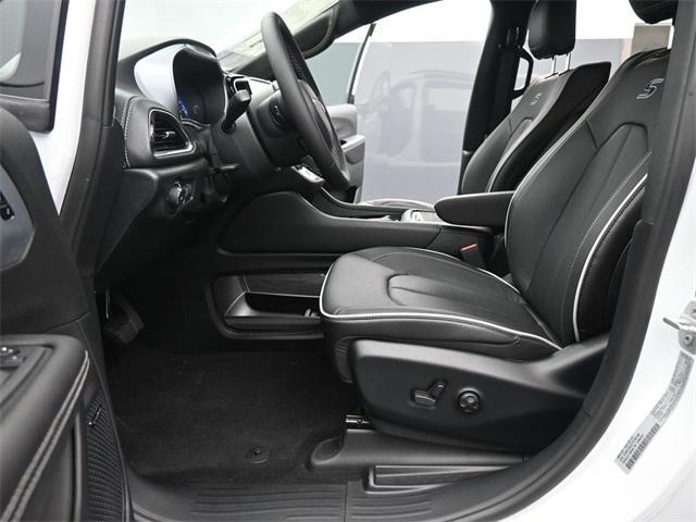 new 2026 Chrysler Pacifica car, priced at $57,345