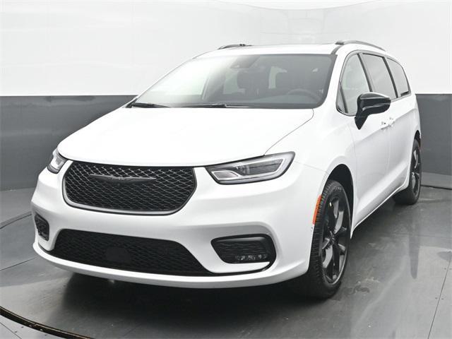new 2026 Chrysler Pacifica car, priced at $57,345