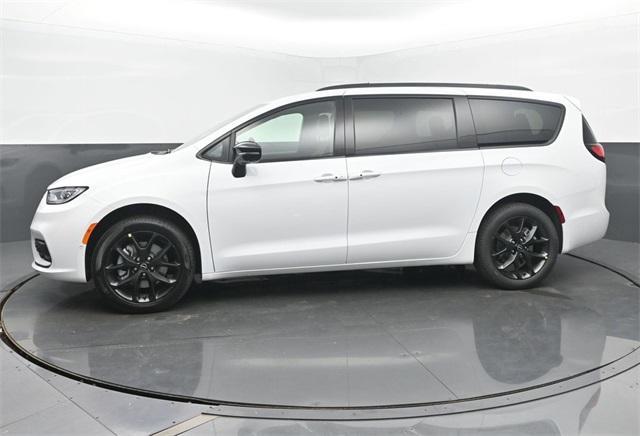 new 2026 Chrysler Pacifica car, priced at $57,345