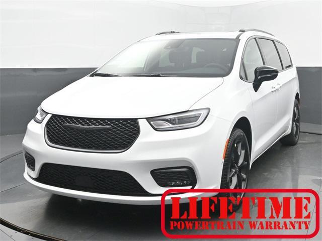 new 2026 Chrysler Pacifica car, priced at $55,607