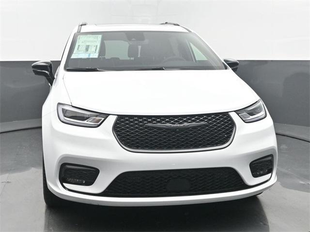 new 2026 Chrysler Pacifica car, priced at $57,345