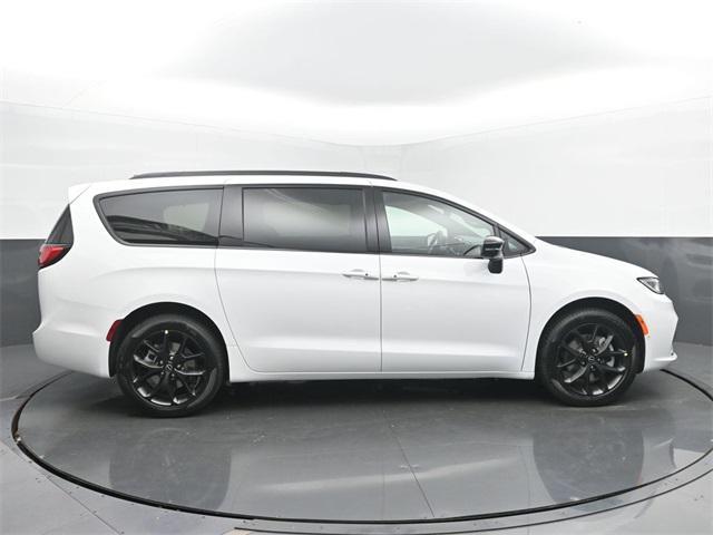 new 2026 Chrysler Pacifica car, priced at $57,345