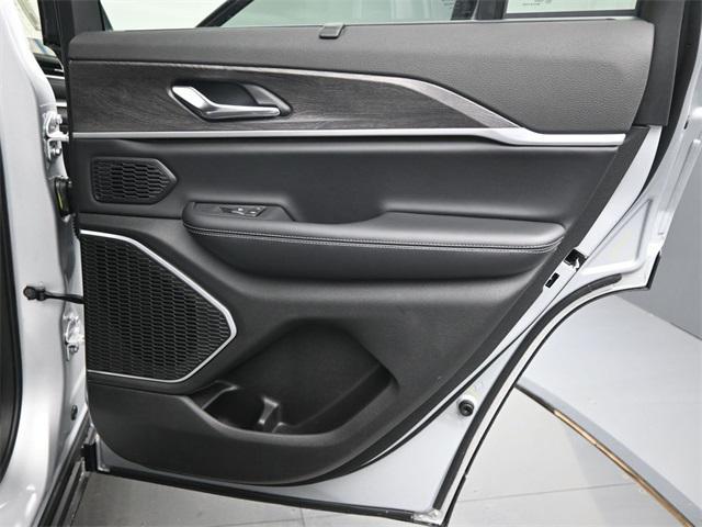 new 2025 Jeep Grand Cherokee car, priced at $49,186