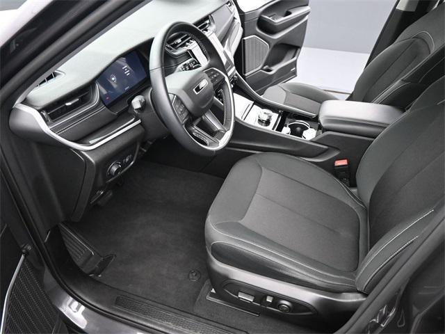 used 2022 Jeep Grand Cherokee car, priced at $29,899