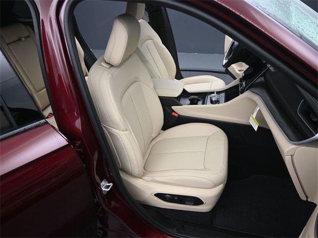 new 2025 Jeep Grand Cherokee car, priced at $44,186