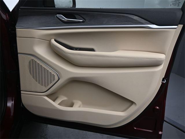 new 2025 Jeep Grand Cherokee car, priced at $44,186