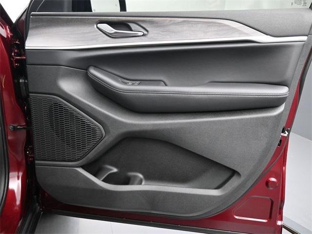 new 2025 Jeep Grand Cherokee car, priced at $48,771