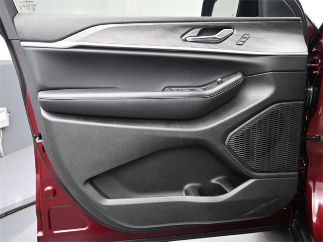 new 2025 Jeep Grand Cherokee car, priced at $48,771