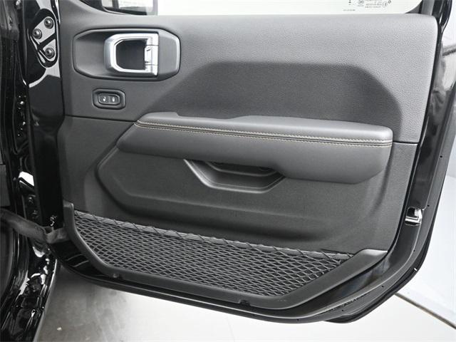 new 2025 Jeep Gladiator car, priced at $46,312