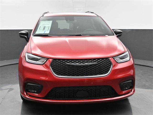 new 2025 Chrysler Pacifica Hybrid car, priced at $46,897