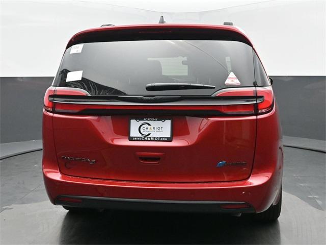 new 2025 Chrysler Pacifica Hybrid car, priced at $46,897