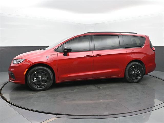 new 2025 Chrysler Pacifica Hybrid car, priced at $46,897