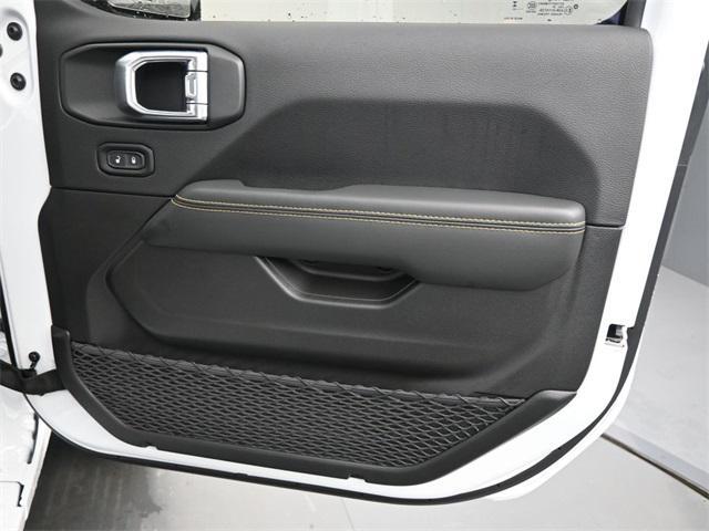 new 2025 Jeep Wrangler car, priced at $53,614