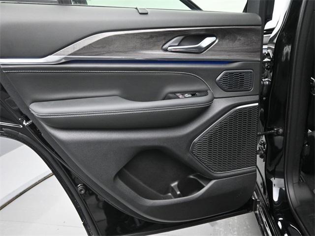 new 2025 Jeep Grand Cherokee car, priced at $59,415