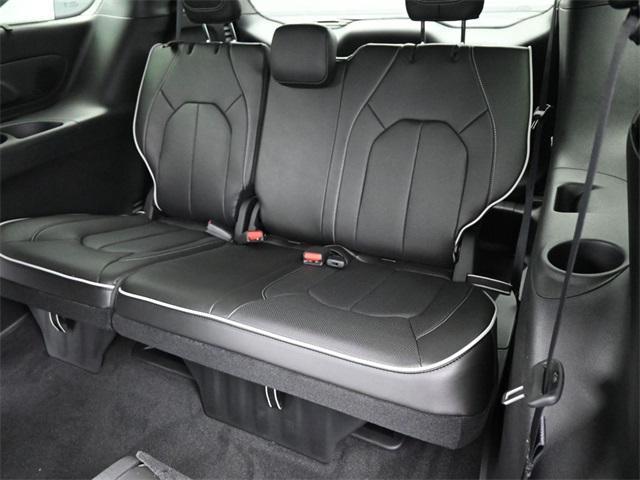 new 2025 Chrysler Pacifica car, priced at $43,691