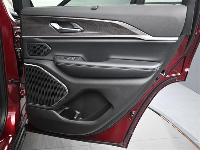 new 2025 Jeep Grand Cherokee car, priced at $51,646