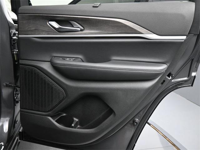 new 2025 Jeep Grand Cherokee car, priced at $51,796