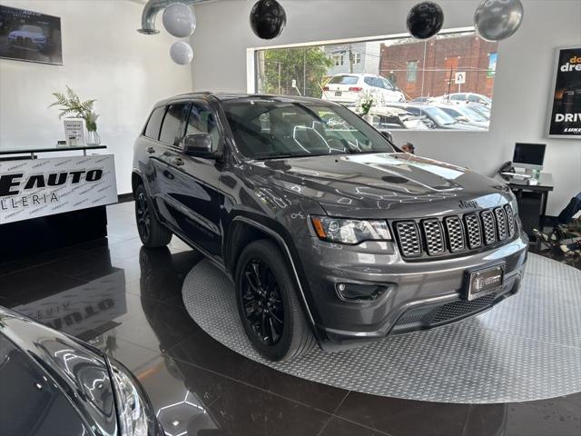used 2017 Jeep Grand Cherokee car, priced at $15,495