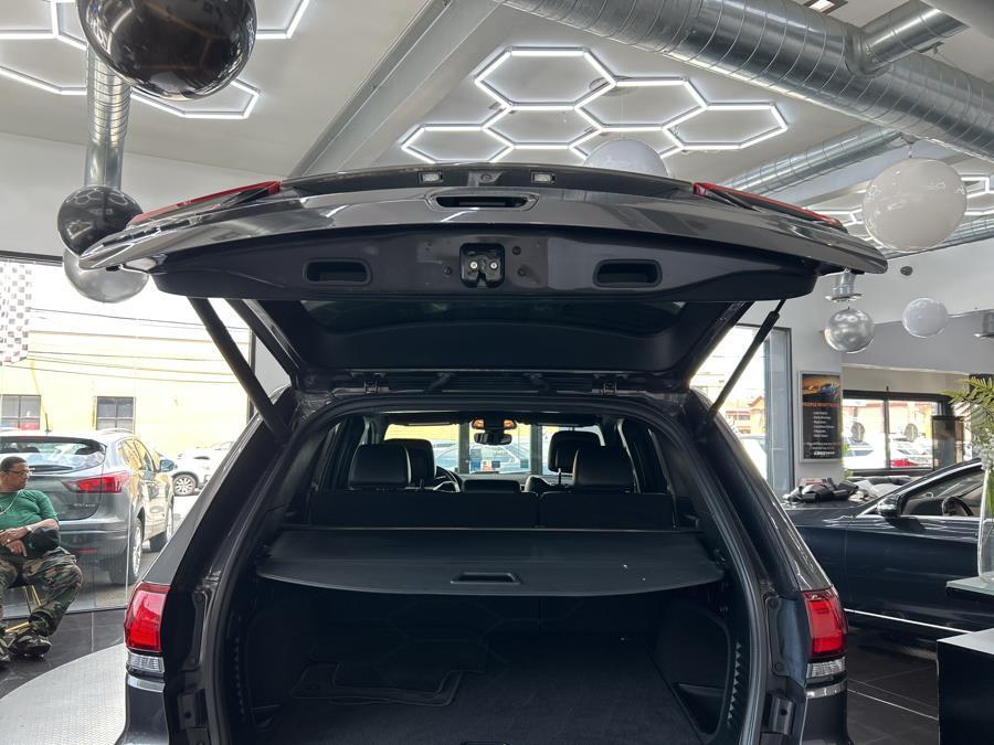 used 2017 Jeep Grand Cherokee car, priced at $13,595