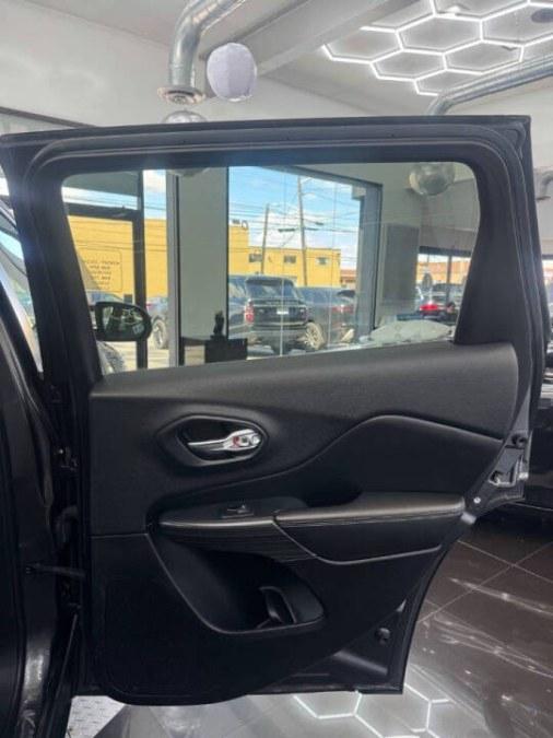 used 2015 Jeep Cherokee car, priced at $8,995