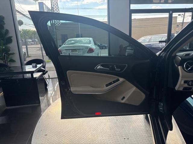 used 2018 Mercedes-Benz GLA 250 car, priced at $12,995