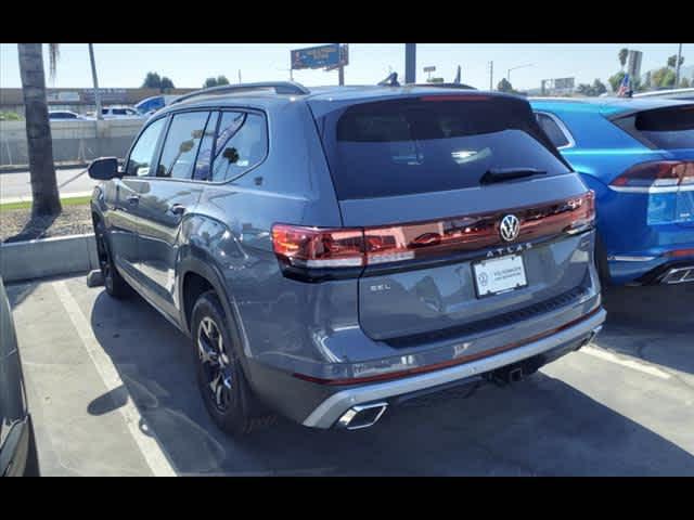 new 2024 Volkswagen Atlas car, priced at $53,594