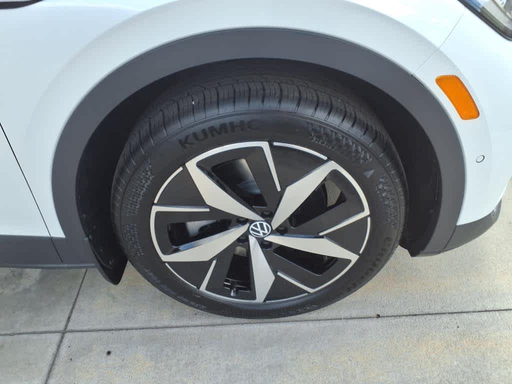 new 2025 Volkswagen ID.4 car, priced at $50,721